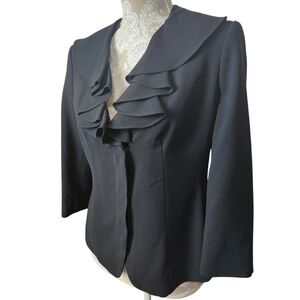 Larry Levine Black Blazer with Dramatic Ruffled Collar/Fitted Silhouette size 6